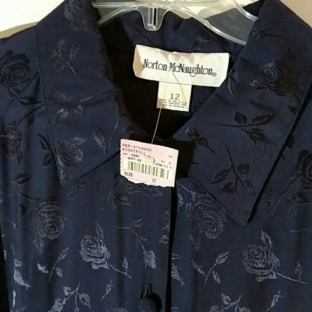 NWT  Norton McNaughton 12 Navy blouse shirt top